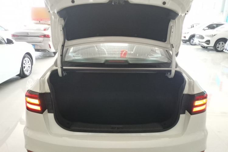 Used Venucia D60 2023 PLUS 1.6L XE CVT Trendy Edition Trunk