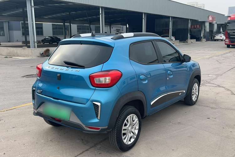 Used Venucia e30 2020 Elite Version Exterior 3