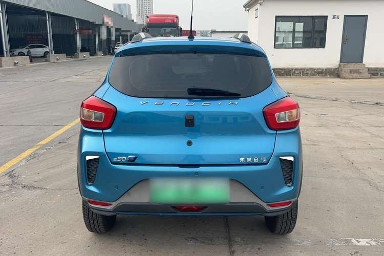 Used Venucia e30 2020 Elite Version Exterior 4