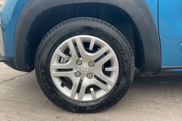 Used Venucia e30 2020 Elite Version Exterior 8