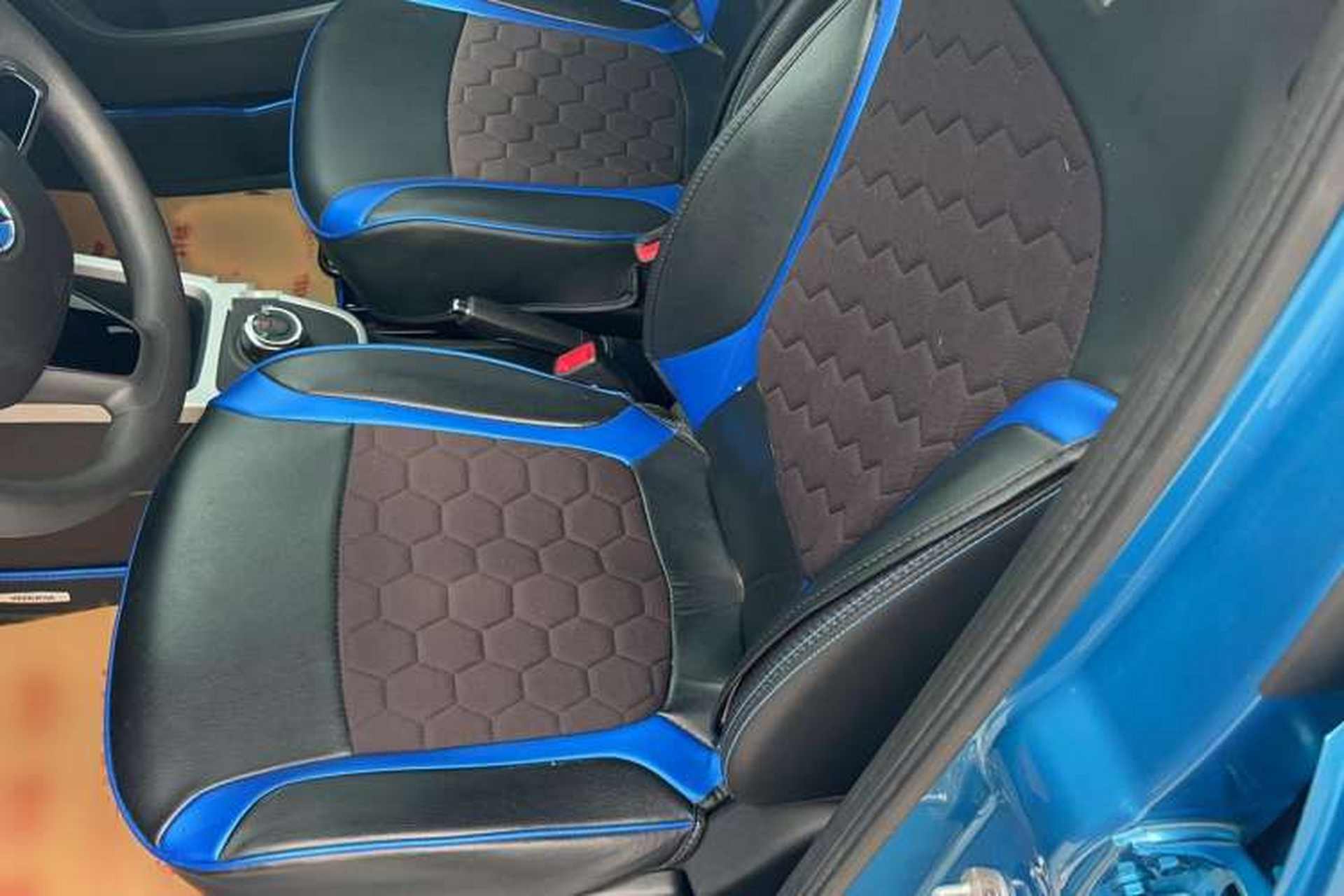 Used Venucia e30 2020 Elite Version Interior 8