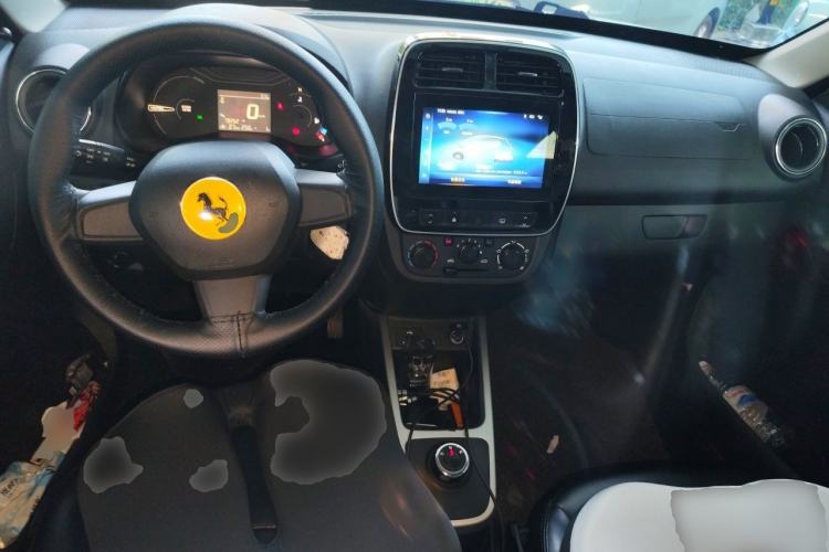 Used Venucia e30 2020 Elite Edition Center Console