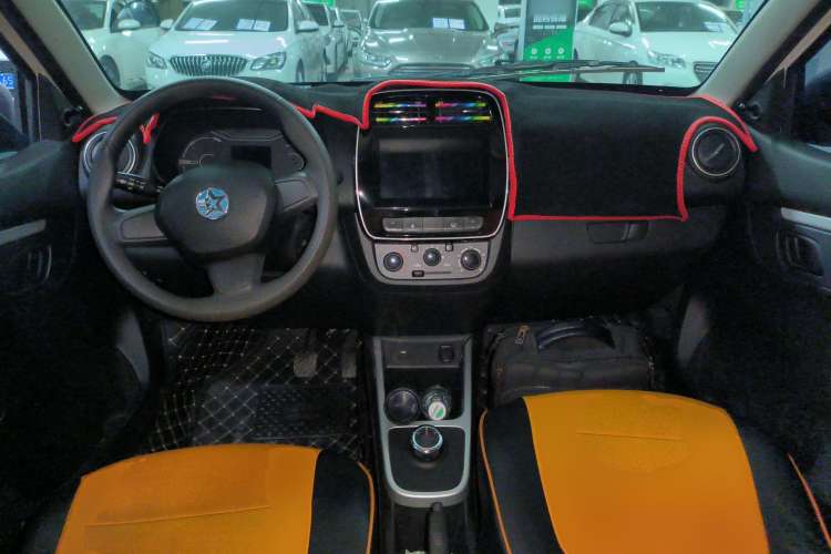 Used Venucia e30 2020 Elite Edition Center Console