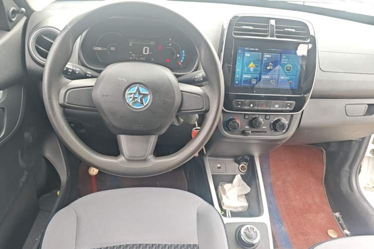 Used Venucia e30 2020 Elite Edition Center Console