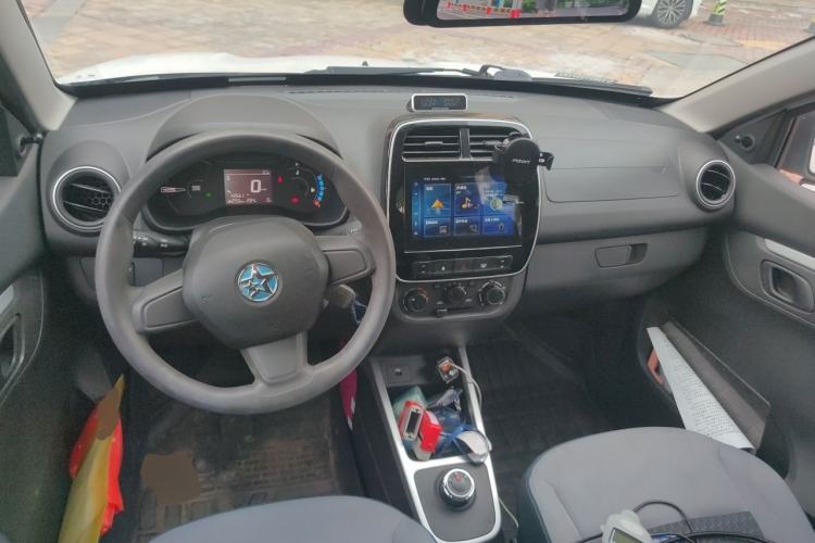 Used Venucia e30 2020 Elite Edition Center Console