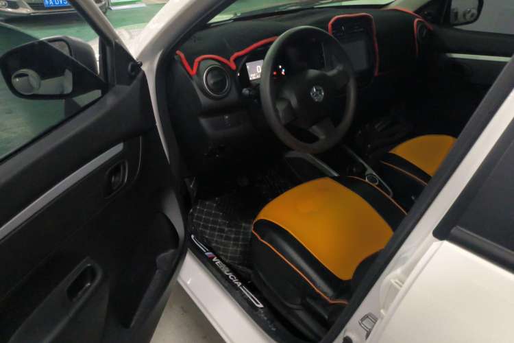 Used Venucia e30 2020 Elite Edition Driver Seat