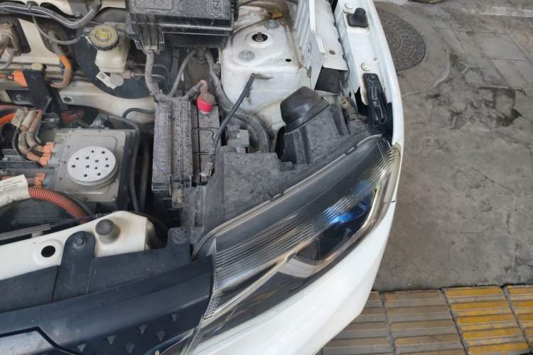 Used Venucia e30 2020 Elite Edition Engine Bay Left