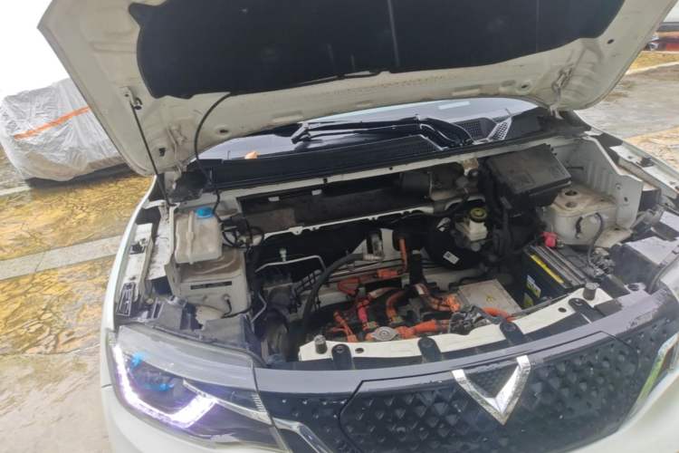 Used Venucia e30 2020 Elite Version Engine Bay Right