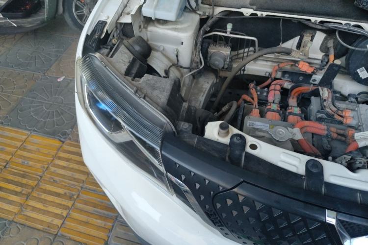Used Venucia e30 2020 Elite Edition Engine Bay Right