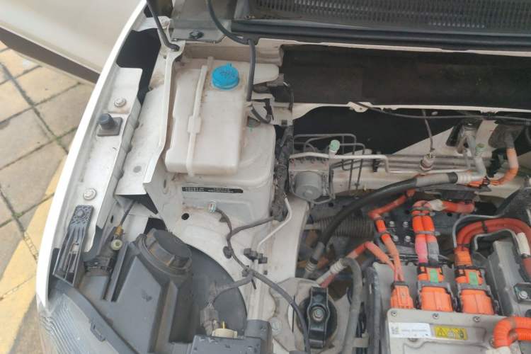 Used Venucia e30 2020 Elite Edition Engine Bay Right