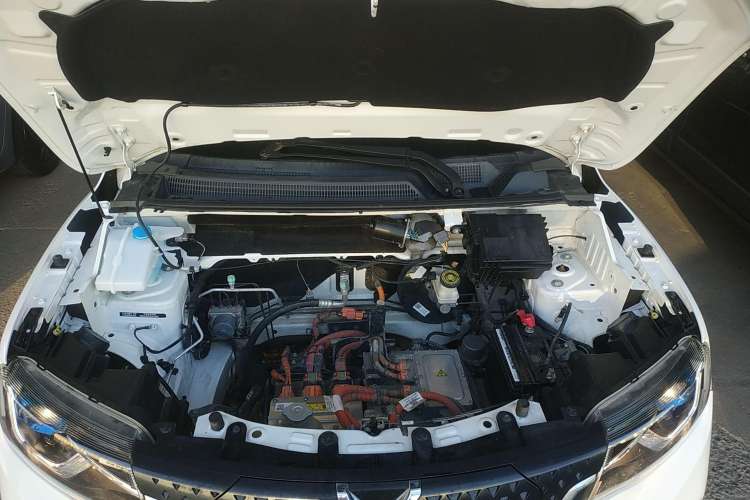 Used Venucia e30 2020 Elite Edition Engine Bay