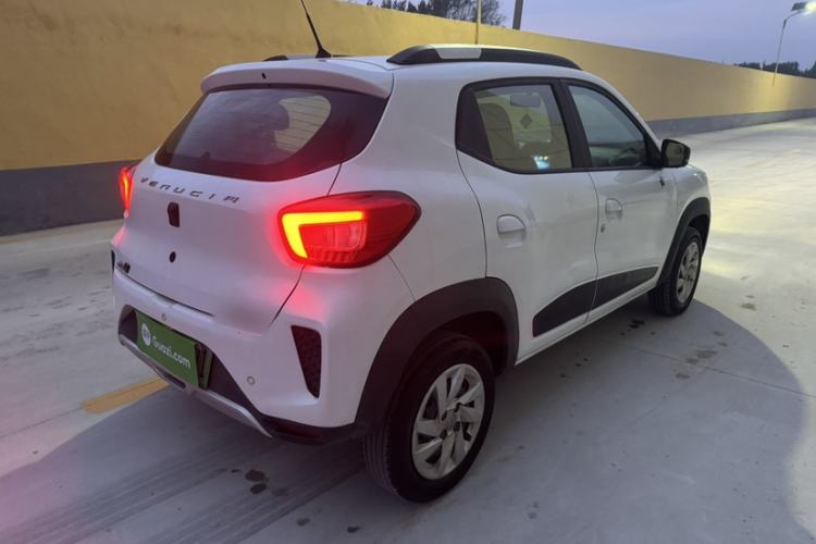 Used Venucia e30 2020 Elite Edition Exterior 3