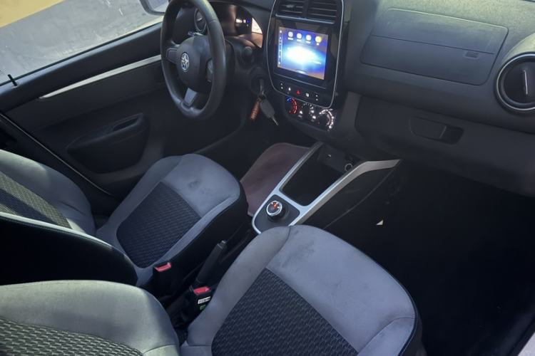 Used Venucia e30 2020 Elite Edition Exterior 4