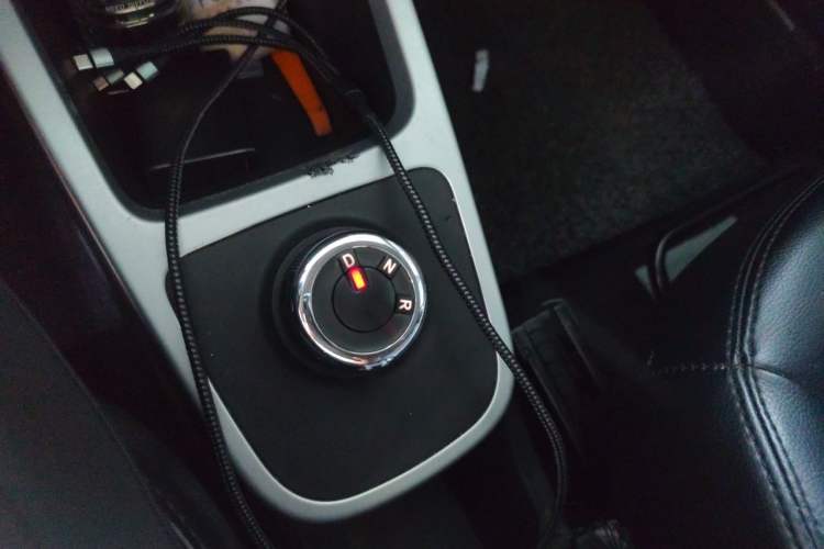 Used Venucia e30 2020 Elite Edition Gear Lever