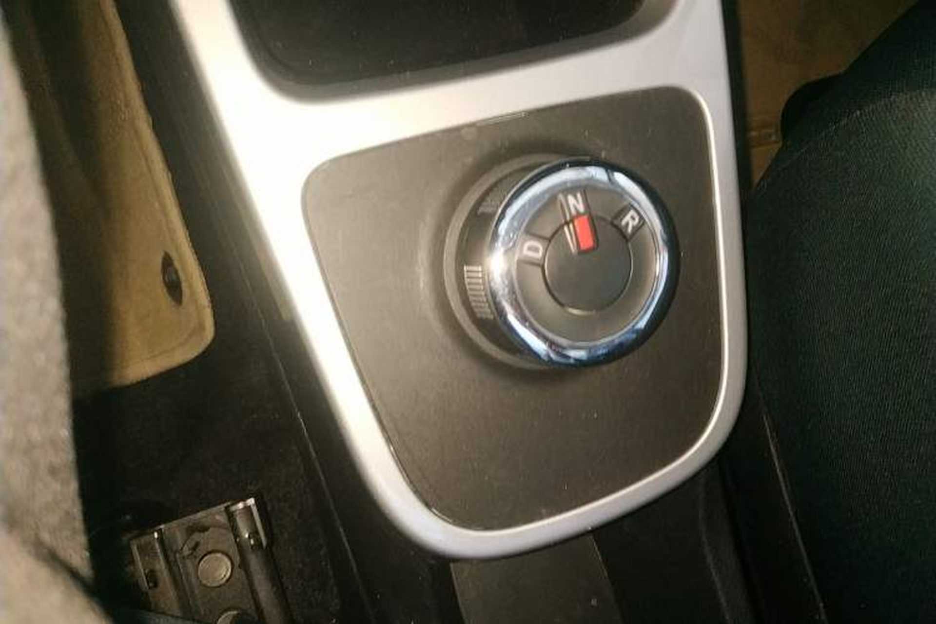 Used Venucia e30 2020 Elite Edition Gear Lever