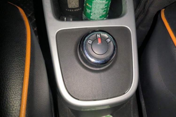Used Venucia e30 2020 Elite Edition Gear Lever
