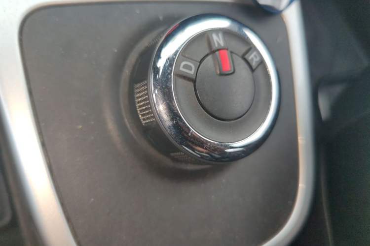 Used Venucia e30 2020 Elite Edition Gear Lever