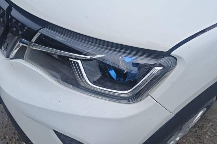 Used Venucia e30 2020 Elite Edition Left Front Headlight