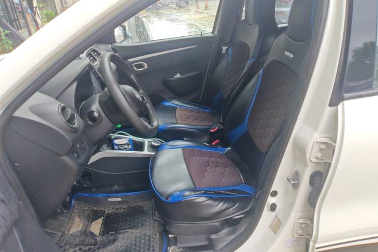 Used Venucia e30 2020 Elite Version Left Front Seat