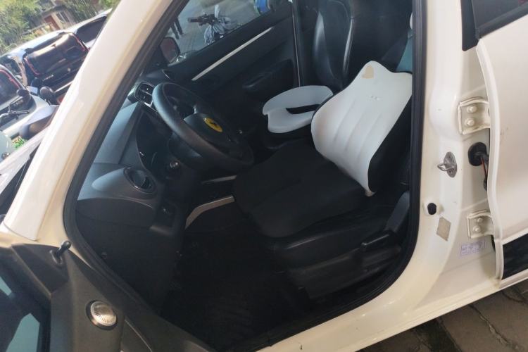Used Venucia e30 2020 Elite Edition Left Front Seat