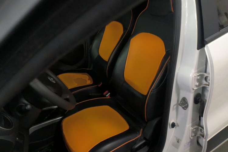 Used Venucia e30 2020 Elite Edition Left Front Seat