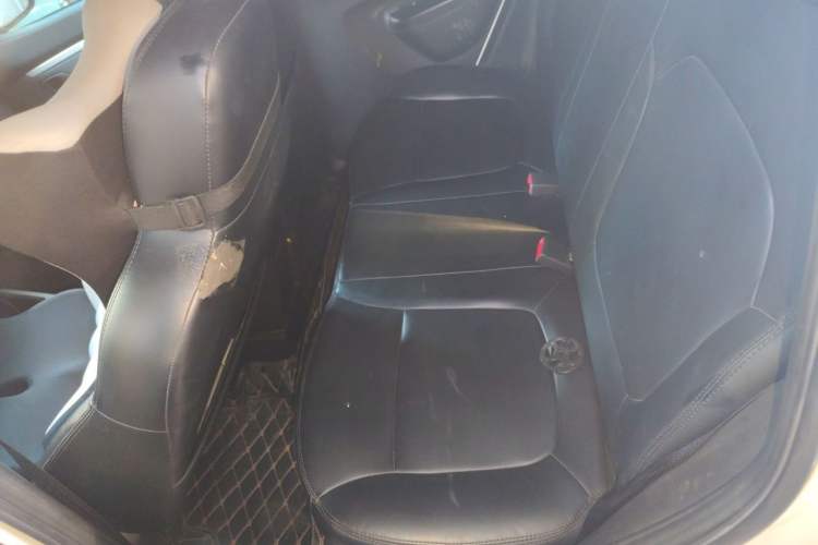 Used Venucia e30 2020 Elite Edition Left Rear Seat