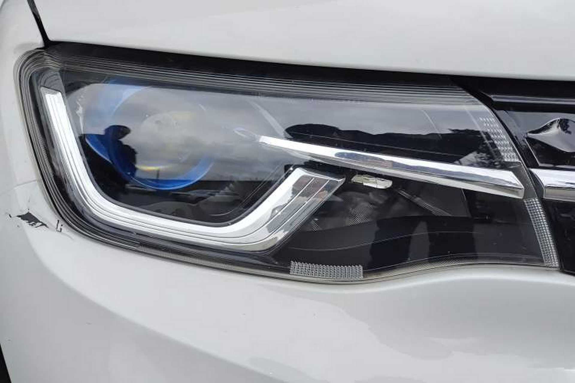 Used Venucia e30 2020 Elite Edition Right Front Headlight