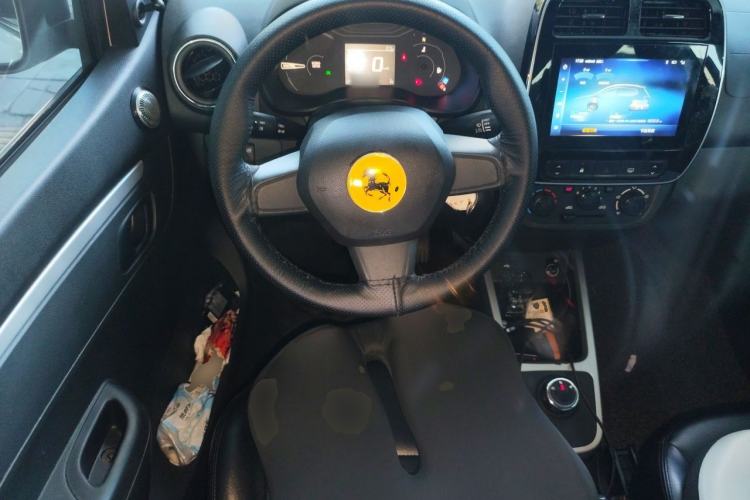 Used Venucia e30 2020 Elite Edition Steering Wheel
