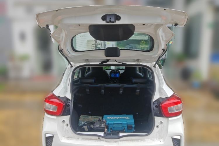 Used Venucia e30 2020 Elite Version Trunk