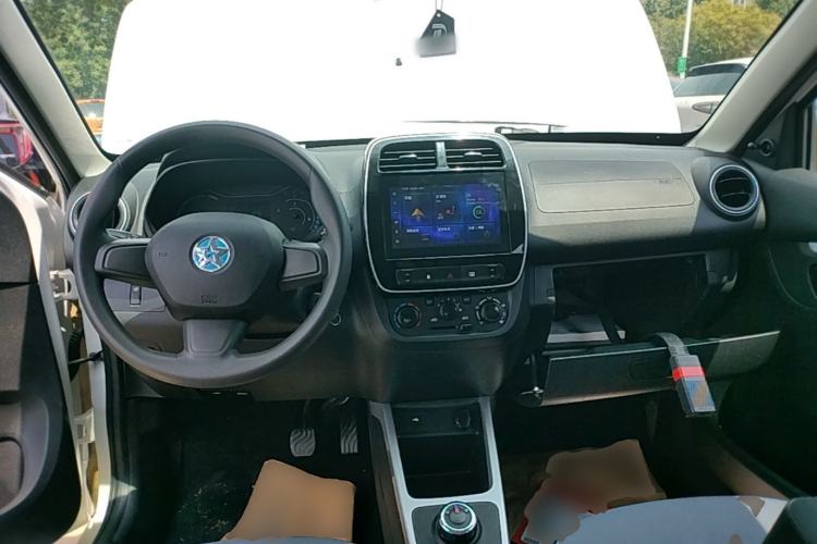 Used Venucia e30 2021 Elite Edition Center Console