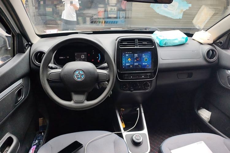 Used Venucia e30 2021 Elite Edition Center Console
