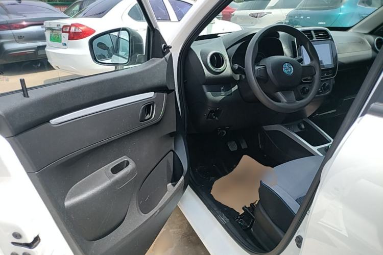 Used Venucia e30 2021 Elite Edition Driver Seat