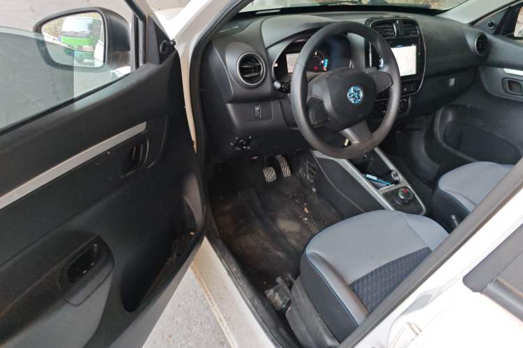 Used Venucia e30 2021 Elf Edition Driver Seat