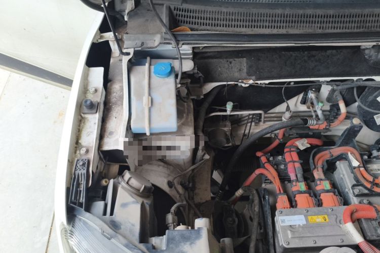 Used Venucia e30 2021 Revised Elite Edition Engine Bay Right