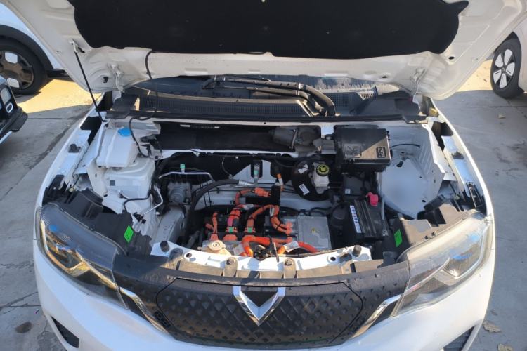 Used Venucia e30 2021 Elite Edition Engine Bay