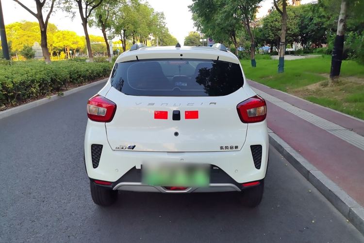 Used Venucia e30 2021 Elite Edition Exterior 5