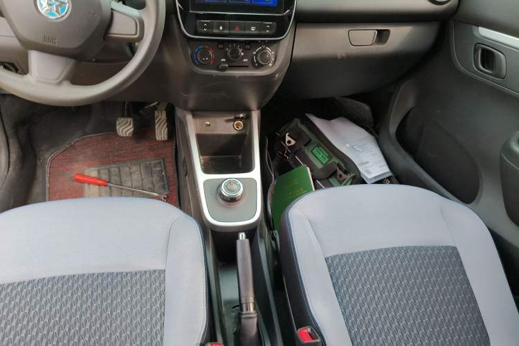 Used Venucia e30 2021 Elite Edition Gear Lever