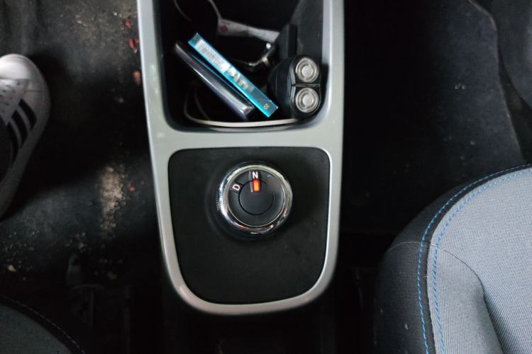 Used Venucia e30 2021 Elf Edition Gear Lever