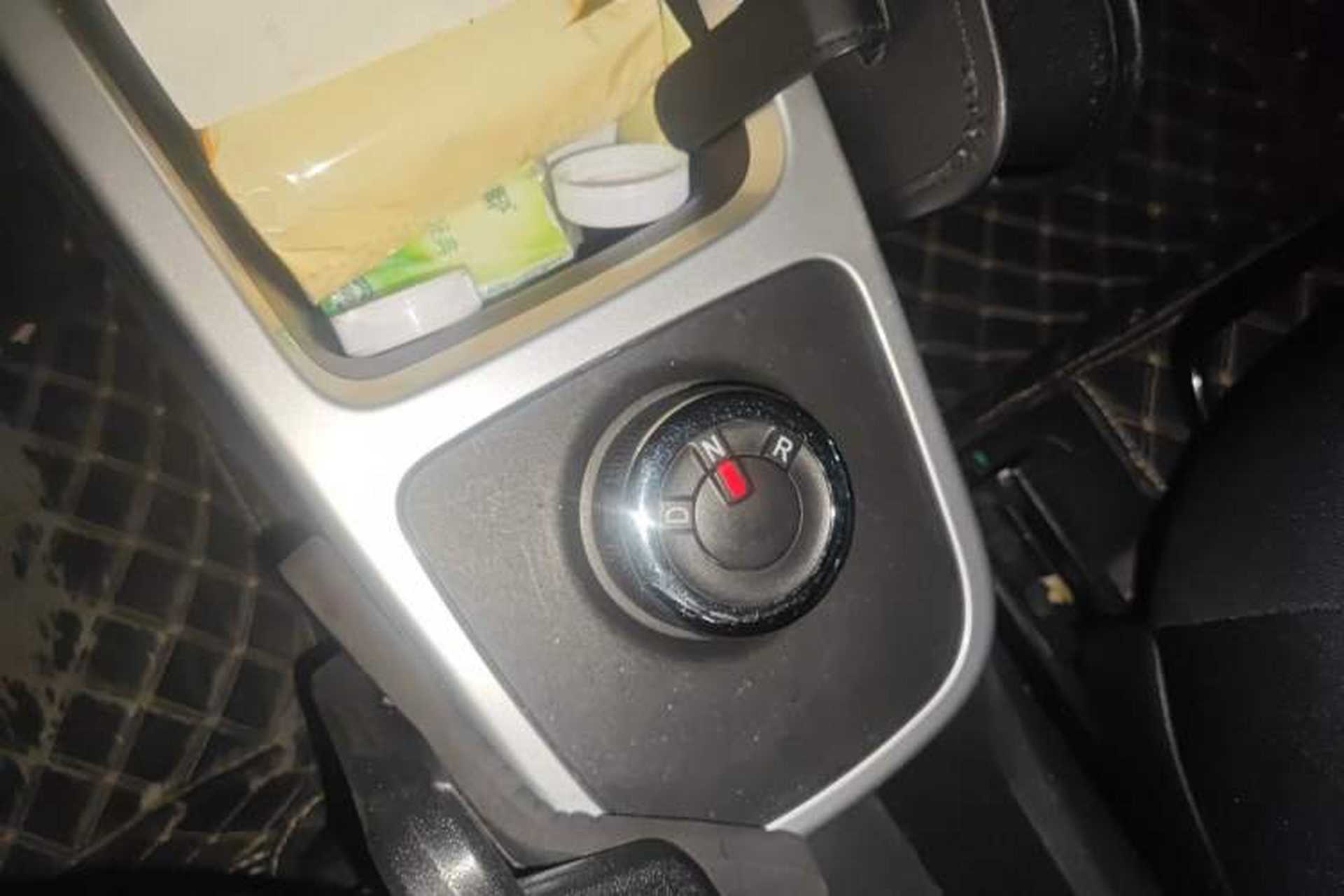 Used Venucia e30 2021 Elite Edition Gear Lever