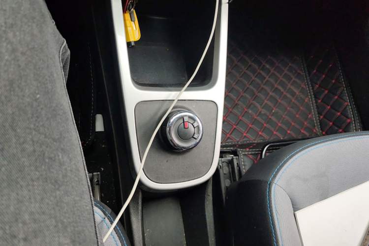 Used Venucia e30 2021 Elite Edition Gear Lever