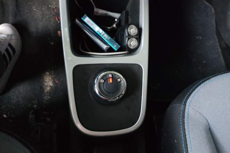 Used Venucia e30 2021 Elf Edition Gear Lever