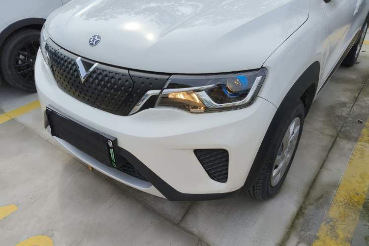 Used Venucia e30 2021 Elite Edition Left Front Headlight