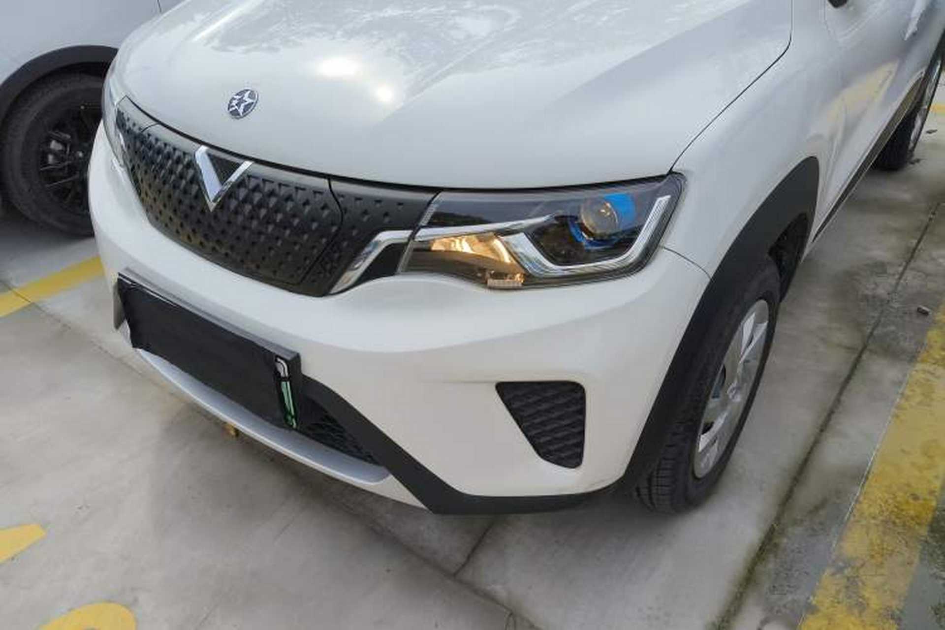 Used Venucia e30 2021 Elite Edition Left Front Headlight