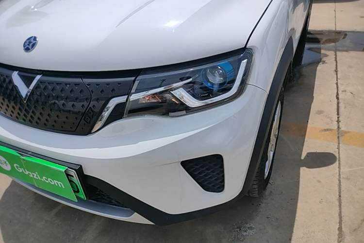 Used Venucia e30 2021 Elite Edition Left Front Headlight