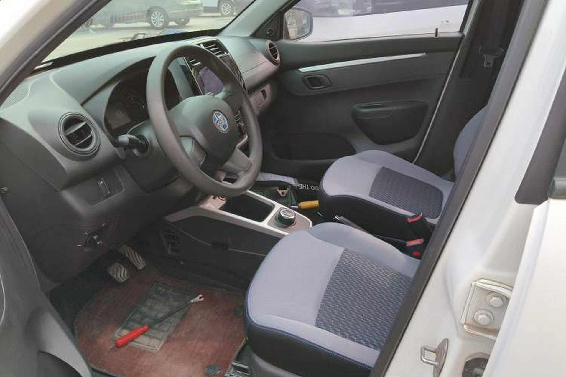 Used Venucia e30 2021 Elite Edition Left Front Seat