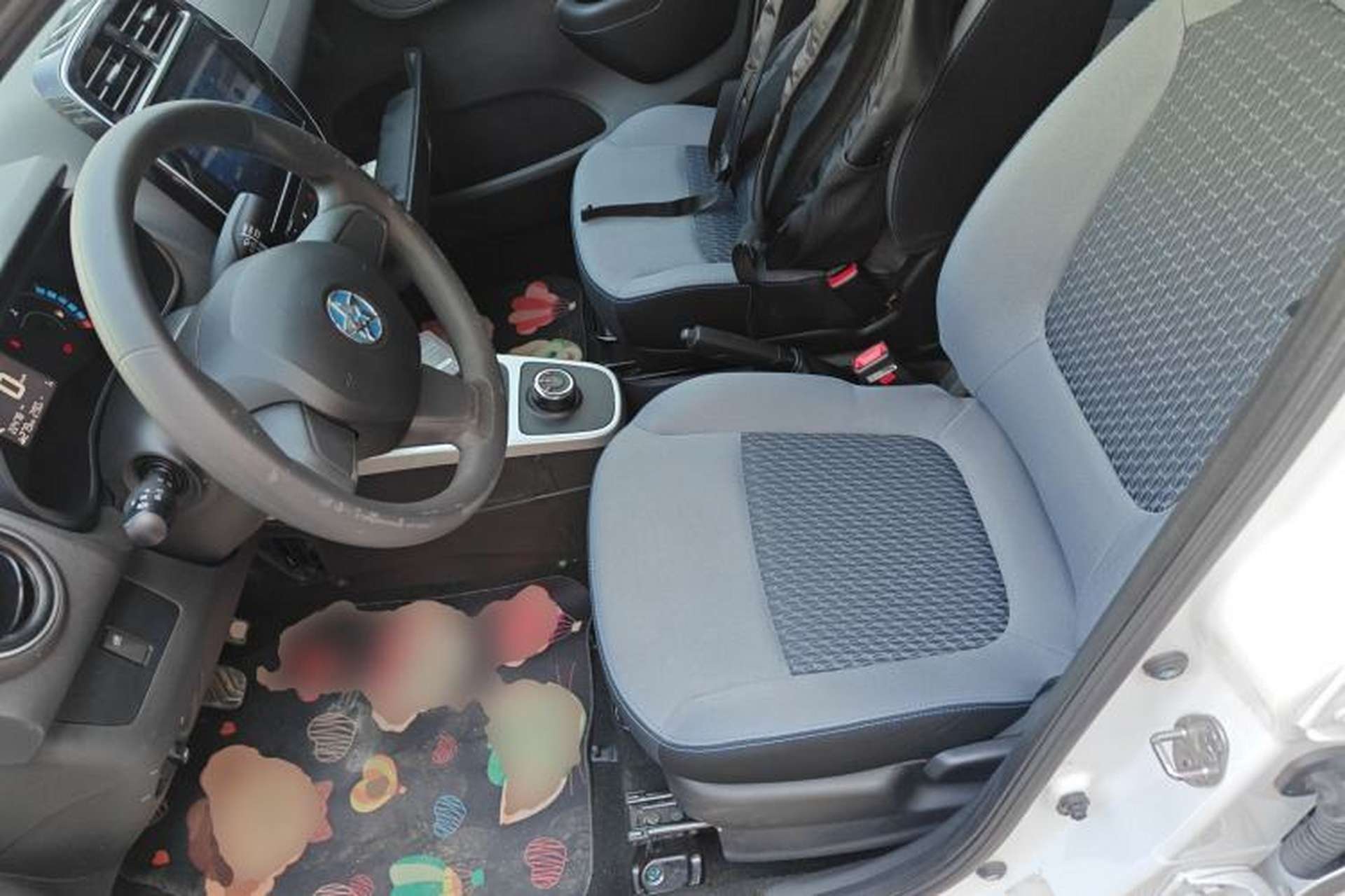 Used Venucia e30 2021 Elite Edition Left Front Seat