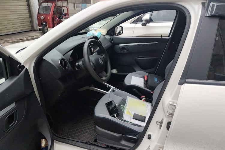 Used Venucia e30 2021 Elite Edition Left Front Seat