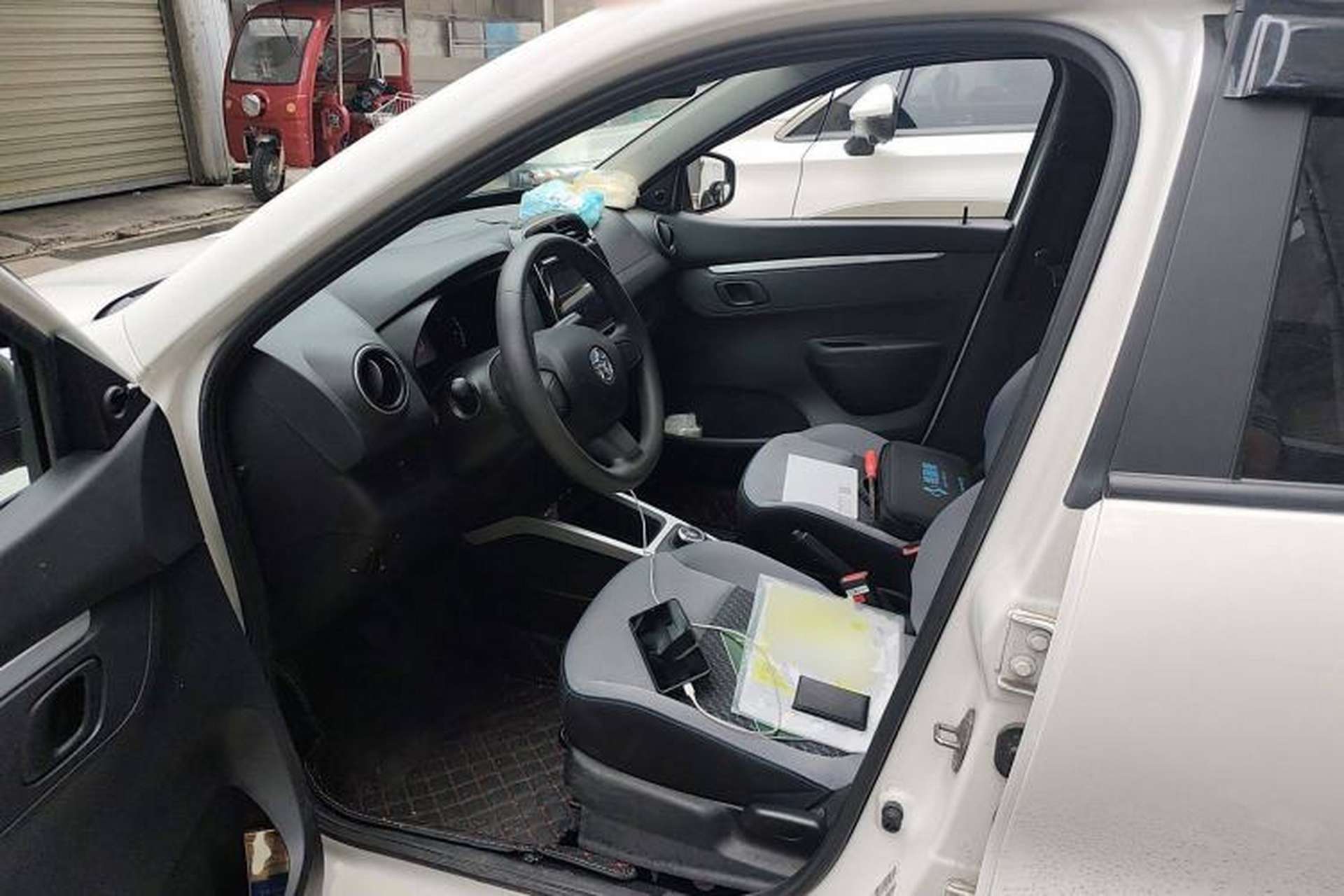 Used Venucia e30 2021 Elite Edition Left Front Seat