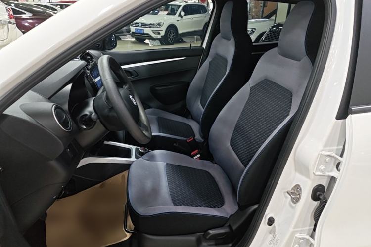 Used Venucia e30 2021 Elite Edition Left Front Seat