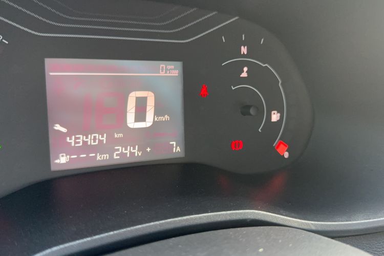Used Venucia e30 2021 Elite Edition Odometer Close Up